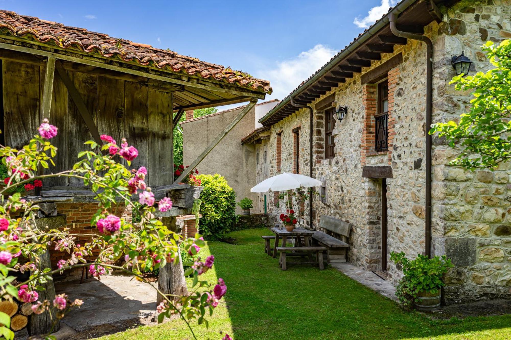 Casa De Aldea La Venta Los Probes Llanes Exterior foto